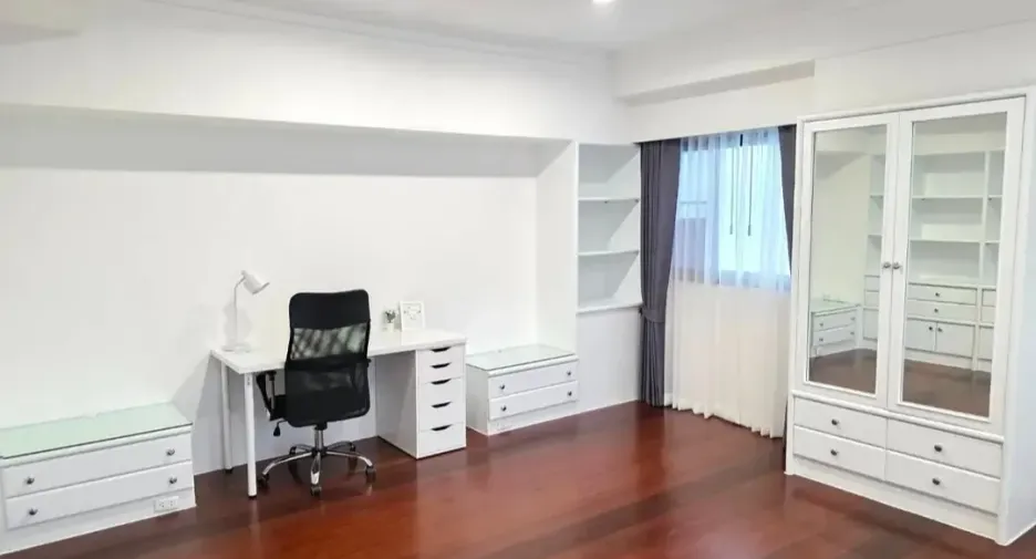 ให้เช่า 3 ห้องนอน คอนโด ใน วัฒนา, กรุงเทพฯ