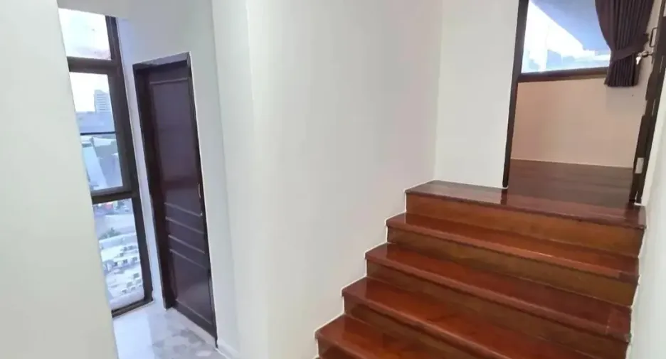 ให้เช่า 3 ห้องนอน คอนโด ใน วัฒนา, กรุงเทพฯ
