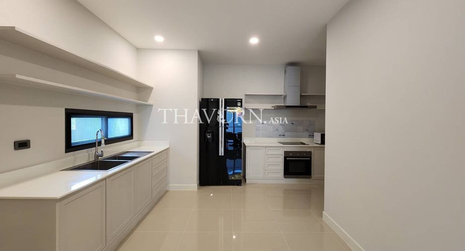 For sale 3 bedrooms house in East Pattaya, Pattaya