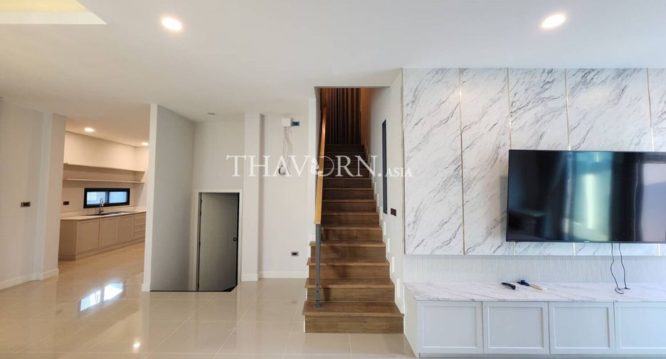 For sale 3 bedrooms house in East Pattaya, Pattaya