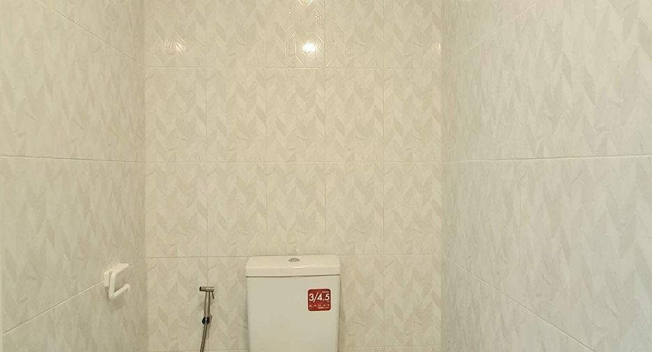 For rent 3 bedrooms townhouse in Phra Khanong, Bangkok