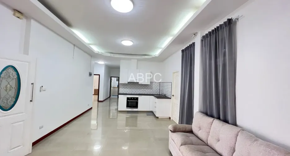 For rent and for sale 4 bedrooms house in Bang Lamung, Chonburi