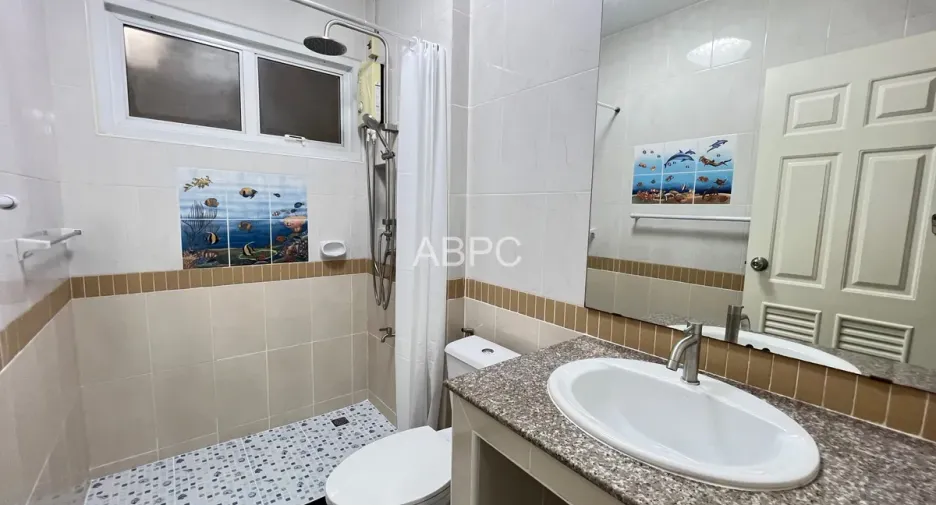 For rent and for sale 4 bedrooms house in Bang Lamung, Chonburi