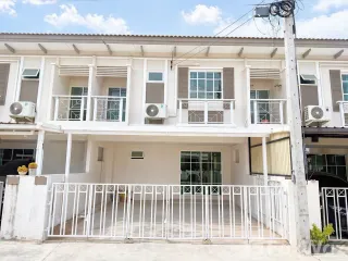 For sale 4 ベッドルーム townhouse in Thalang, Phuket