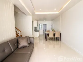 For sale 4 ベッドルーム townhouse in Thalang, Phuket