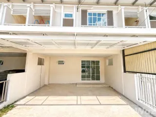 For sale 4 ベッドルーム townhouse in Thalang, Phuket