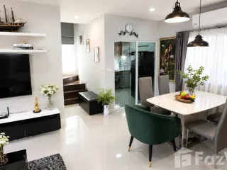 À louer 4 chambres maison à Mueang Phuket, Phuket