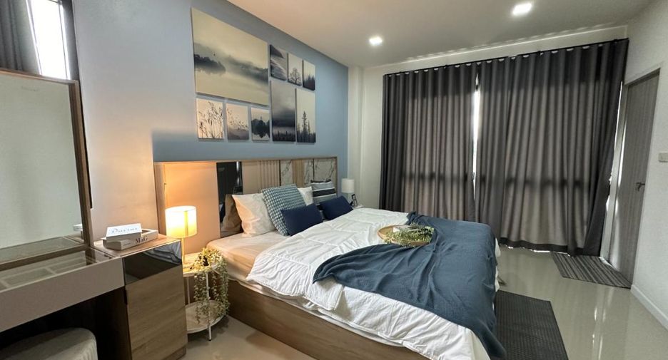 Casa adosada en venta de 4 habitaciones en Bang Lamung, Chonburi