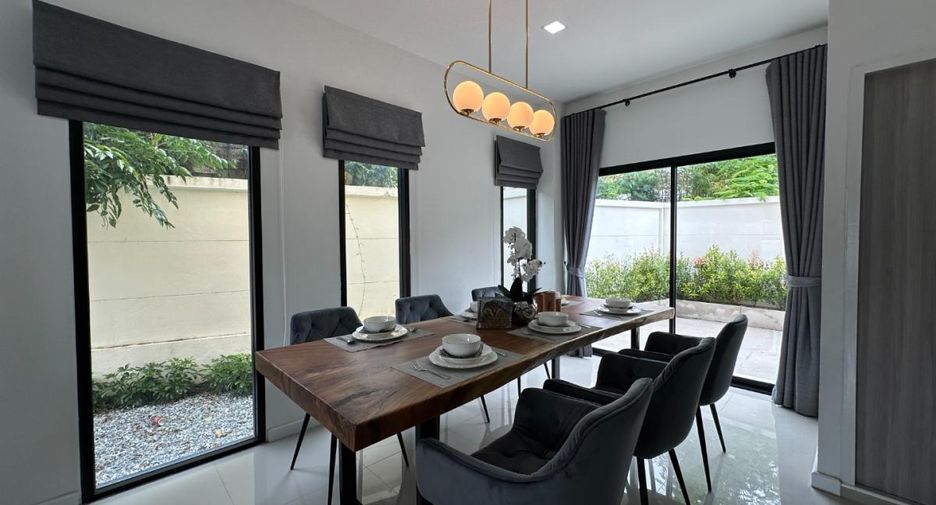 Casa adosada en venta de 4 habitaciones en Bang Lamung, Chonburi