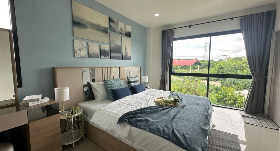 Casa adosada en venta de 4 habitaciones en Bang Lamung, Chonburi