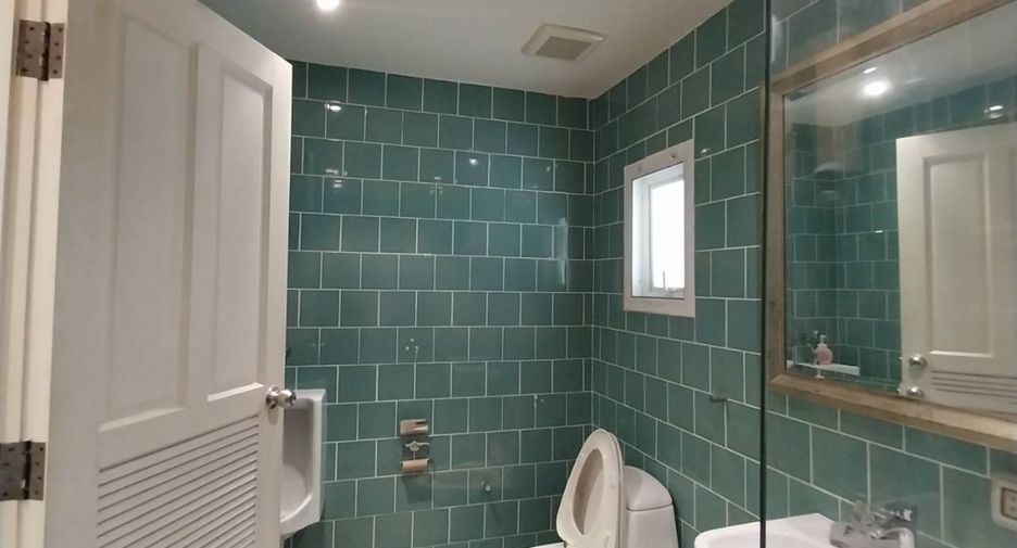 For sale 4 bedrooms house in Lam Luk Ka, Pathum Thani