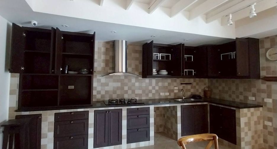 For sale 4 bedrooms house in Lam Luk Ka, Pathum Thani