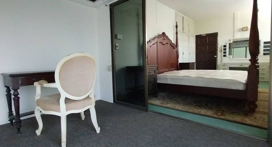 For sale 4 bedrooms house in Lam Luk Ka, Pathum Thani