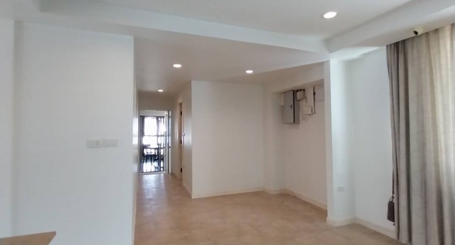 For sale 4 bedrooms house in Lam Luk Ka, Pathum Thani