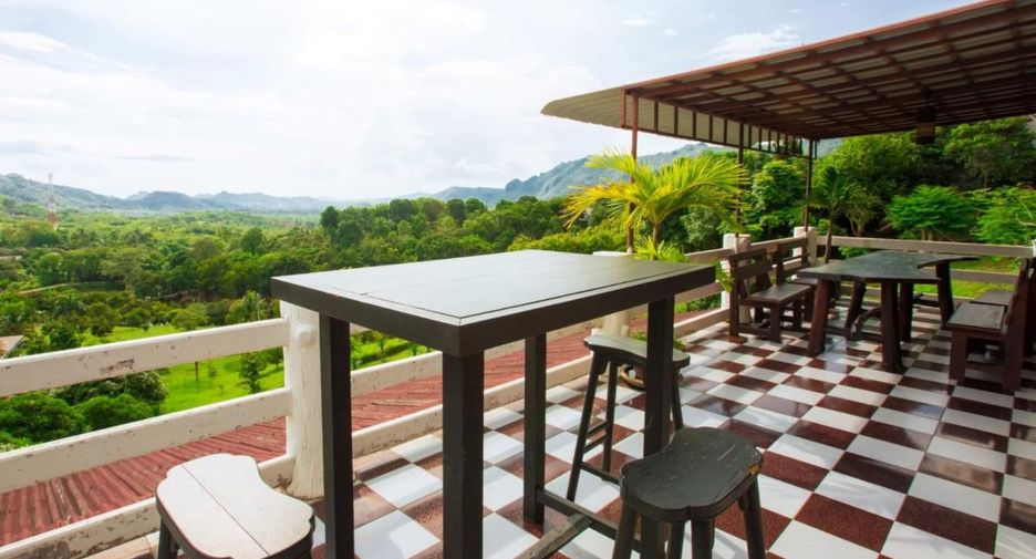 For sale 11 bedrooms hotel in Bang Lamung, Chonburi