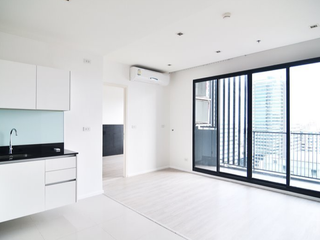 À vendre 1 chambre condo à Huai Khwang, Bangkok