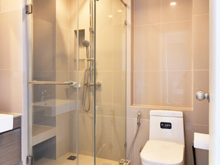 À vendre 1 chambre condo à Huai Khwang, Bangkok