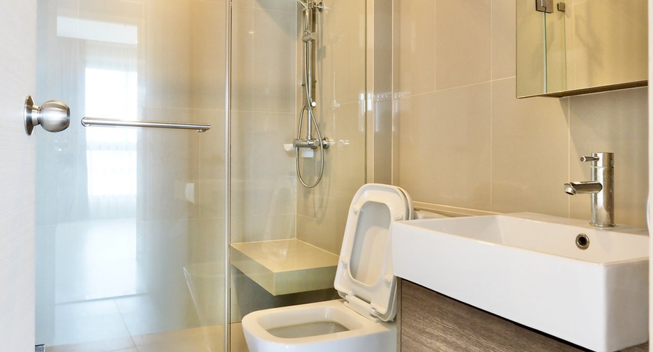 À vendre 2 chambres condo à Huai Khwang, Bangkok