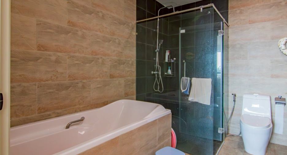 For sale 2 bedrooms condo in Jomtien, Pattaya