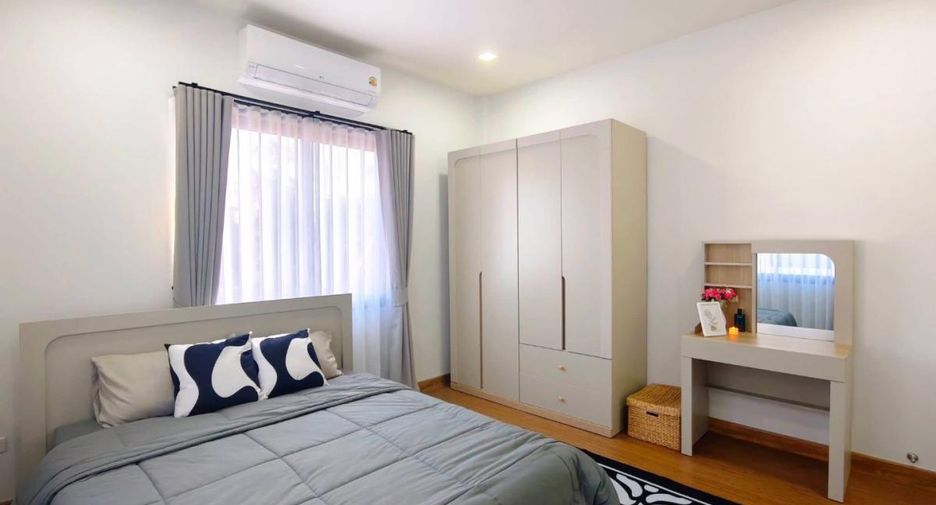 For sale 4 bedrooms house in East Pattaya, Pattaya