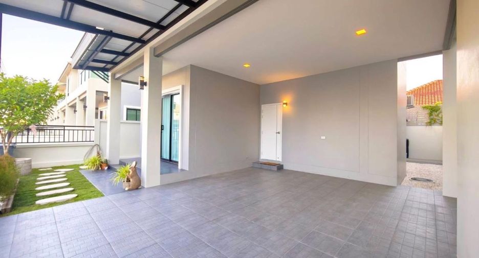 For sale 4 bedrooms house in East Pattaya, Pattaya