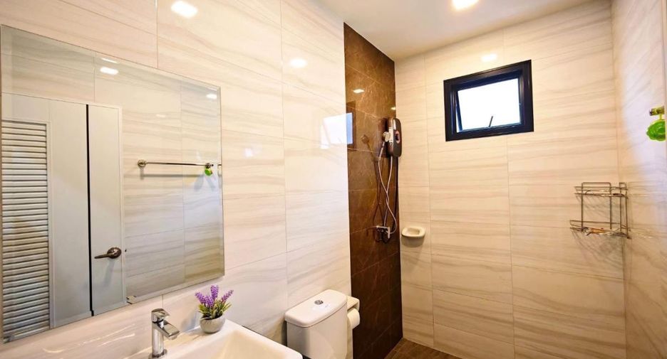 For sale 4 bedrooms house in East Pattaya, Pattaya