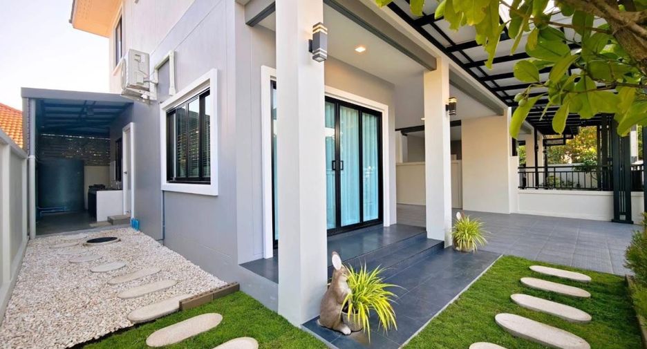 For sale 4 bedrooms house in East Pattaya, Pattaya