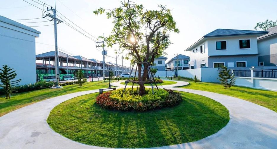 For sale 4 bedrooms house in East Pattaya, Pattaya