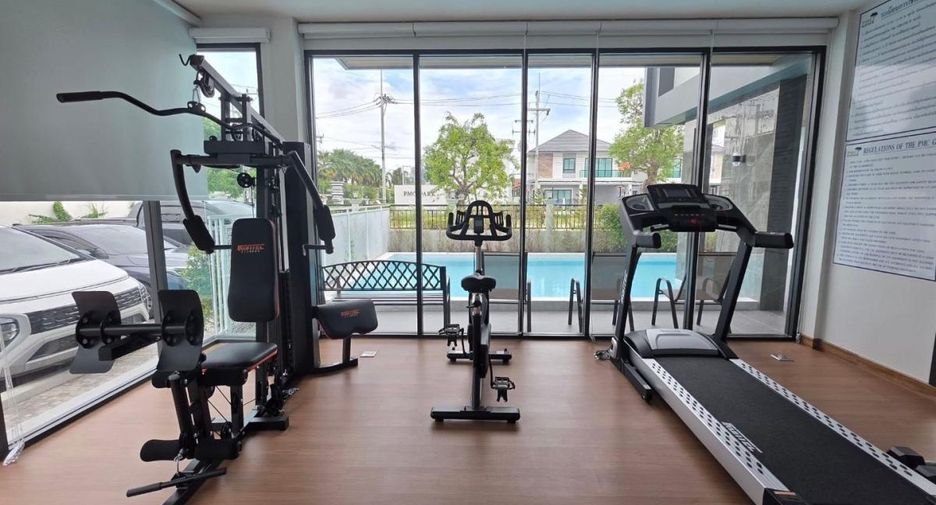For sale 4 bedrooms house in East Pattaya, Pattaya