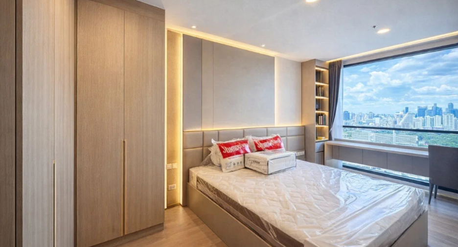 For sale 1 bed condo in Sathon, Bangkok