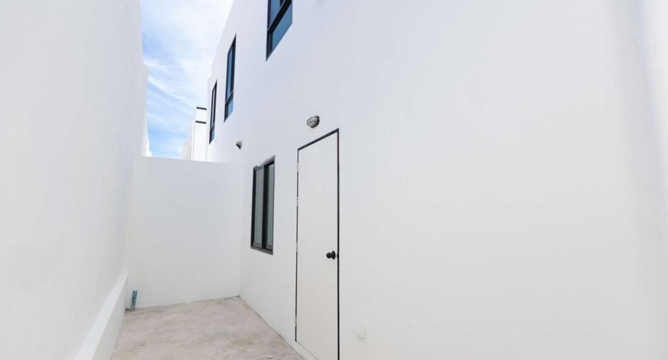 For sale 3 bedrooms house in Bang Lamung, Chonburi
