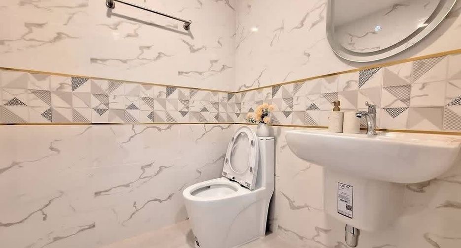 For sale 2 bedrooms townhouse in South Pattaya, Pattaya