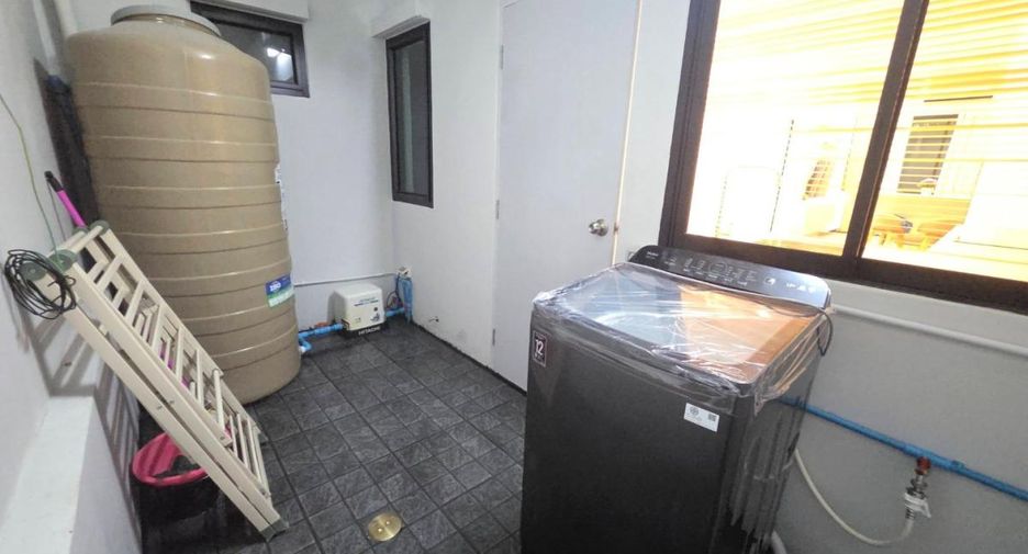 For rent 2 bedrooms townhouse in East Pattaya, Pattaya