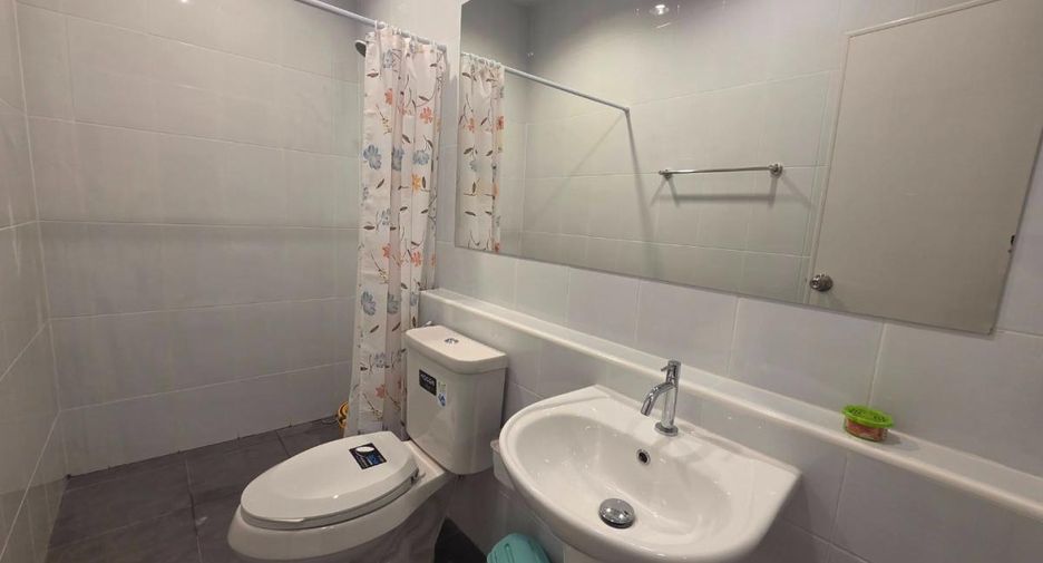 For rent 2 bedrooms townhouse in East Pattaya, Pattaya