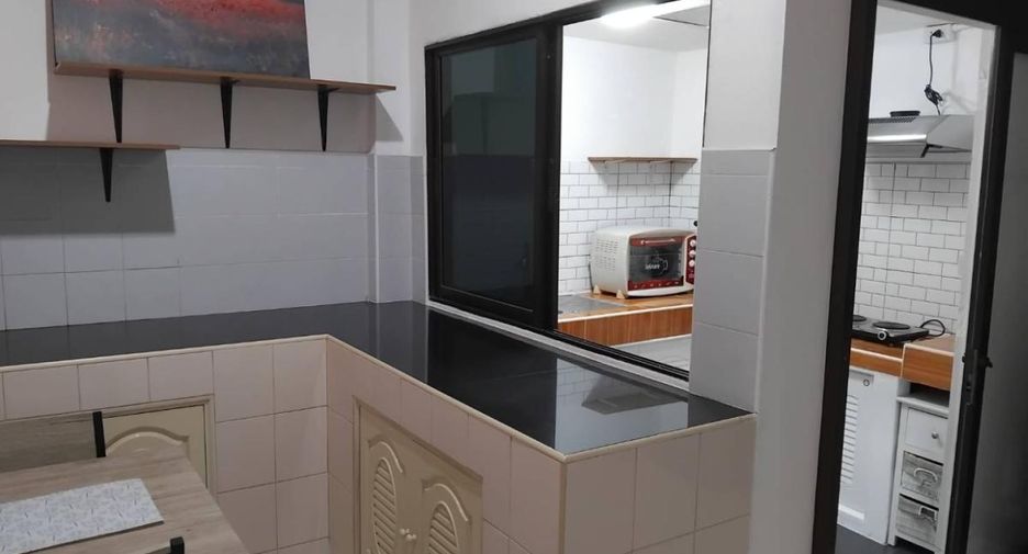 For sale 2 bedrooms townhouse in South Pattaya, Pattaya