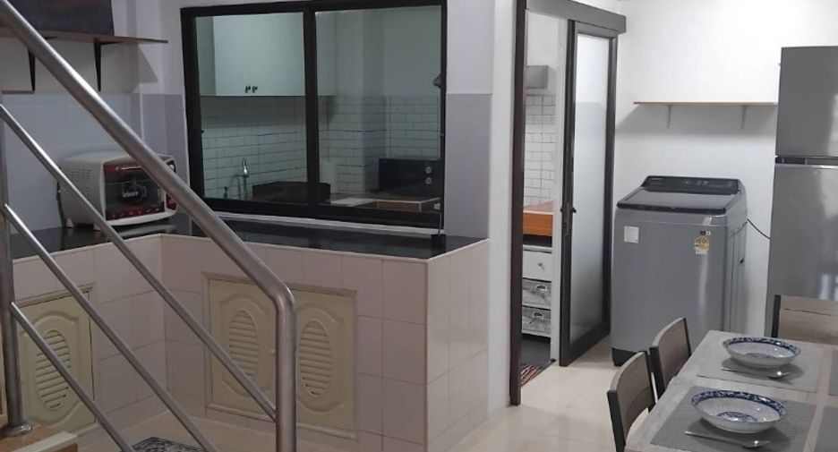 For sale 2 bedrooms townhouse in South Pattaya, Pattaya