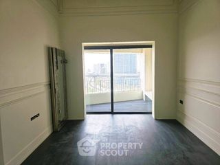 For sale 2 bedrooms condo in Yan Nawa, Bangkok