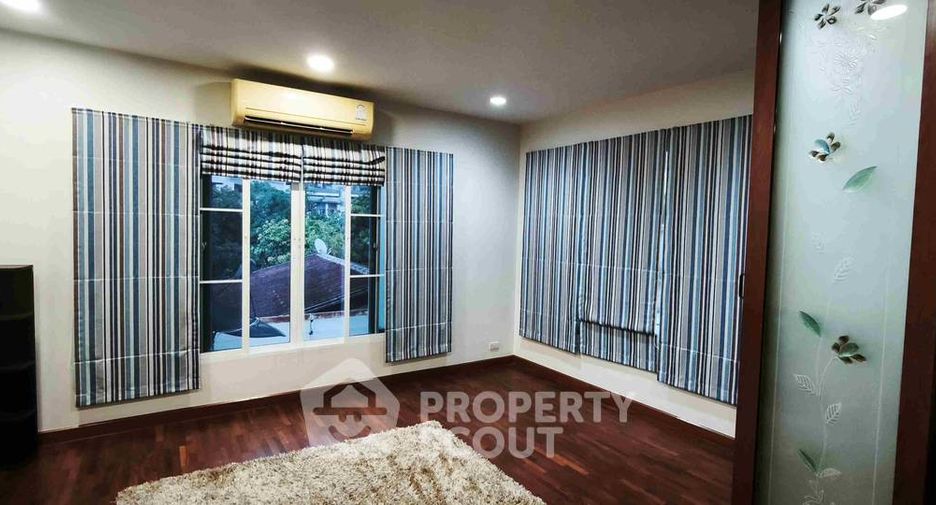 For rent 3 bedrooms house in Chatuchak, Bangkok
