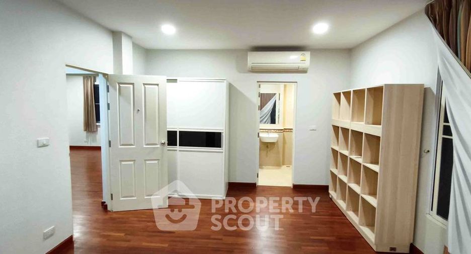 For rent 3 bedrooms house in Chatuchak, Bangkok