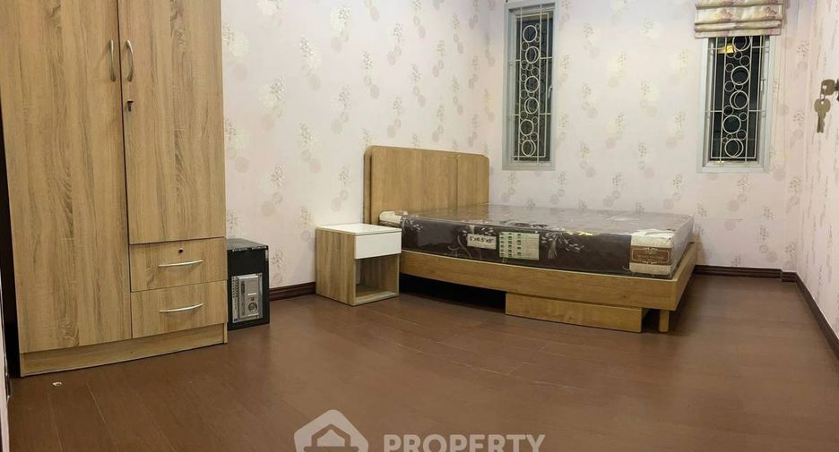 Haus zur Miete mit 4 Zimmer in Bang Lamung, Chonburi