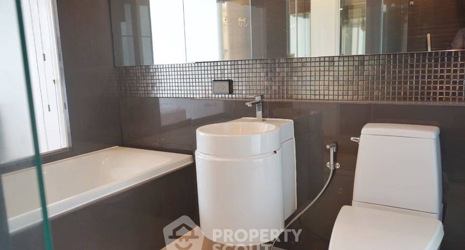 Condo en alquiler de 2 habitaciones en Phra Khanong, Bangkok
