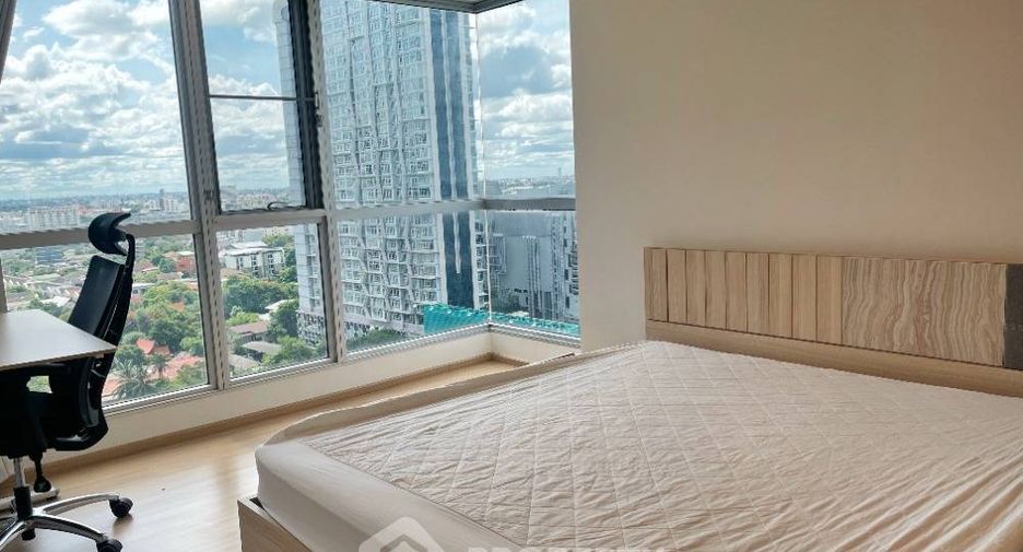 Condo en alquiler de 2 habitaciones en Phra Khanong, Bangkok