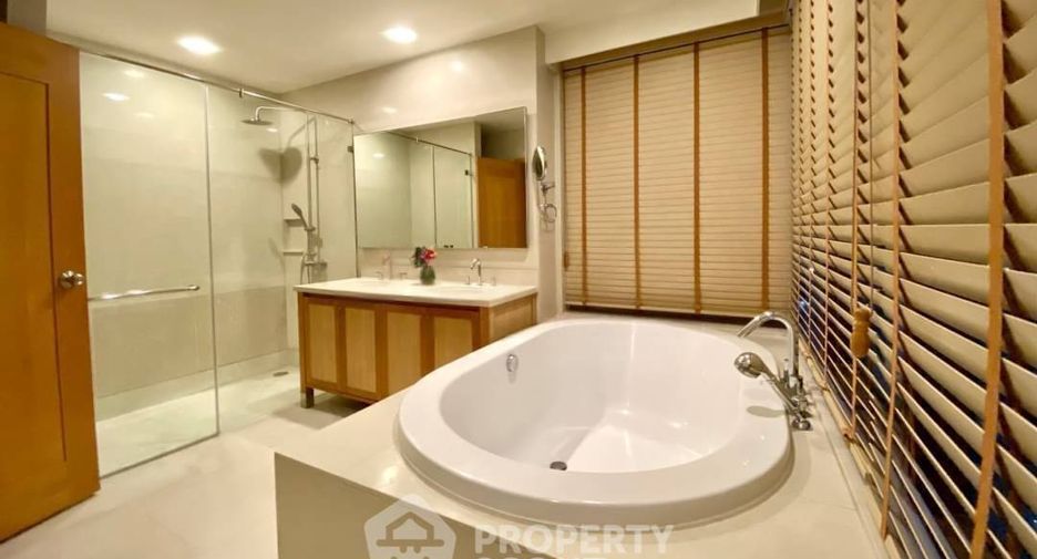 Wohnung zur Miete mit 3 Zimmer in Khlong Toei, Bangkok