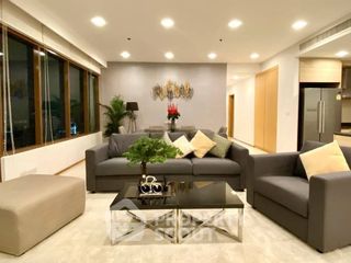 For rent 3 bedrooms condo in Khlong Toei, Bangkok
