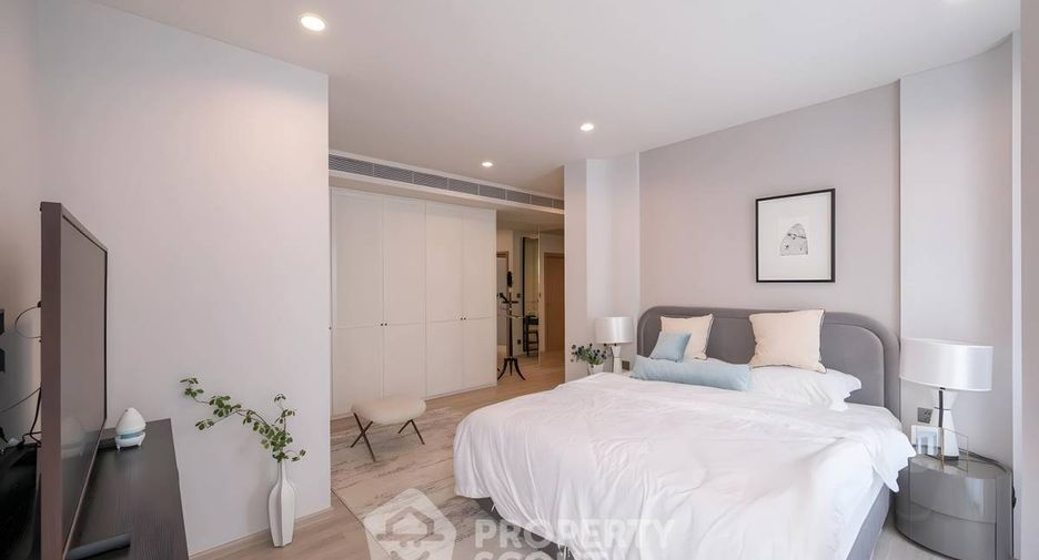 For rent 2 bedrooms condo in Huai Khwang, Bangkok