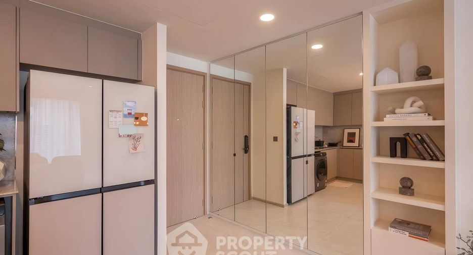 For rent 2 bedrooms condo in Huai Khwang, Bangkok