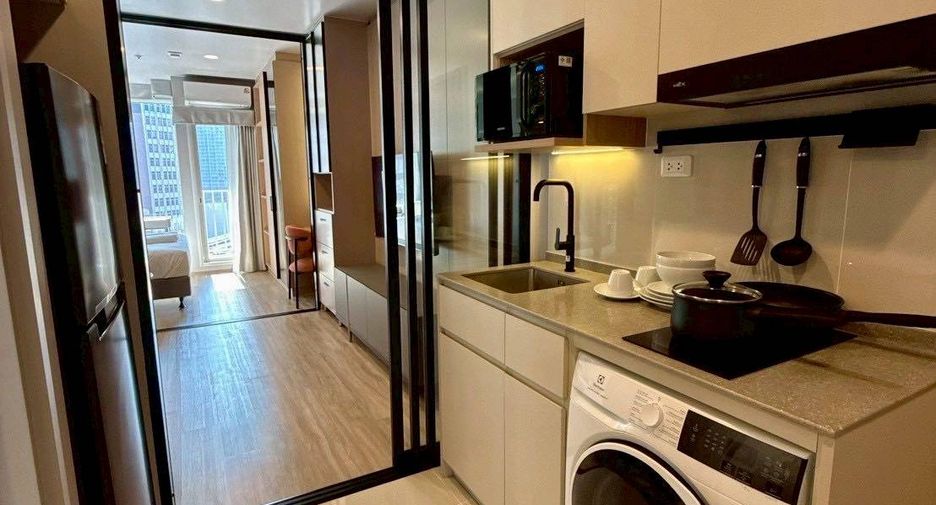 For rent 1 bed condo in Khlong Toei, Bangkok
