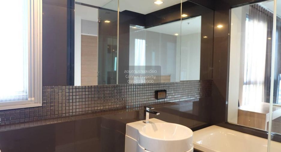 For rent 2 bedrooms condo in Phra Khanong, Bangkok