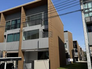 For rent 3 bedrooms townhouse in Bang Khen, Bangkok