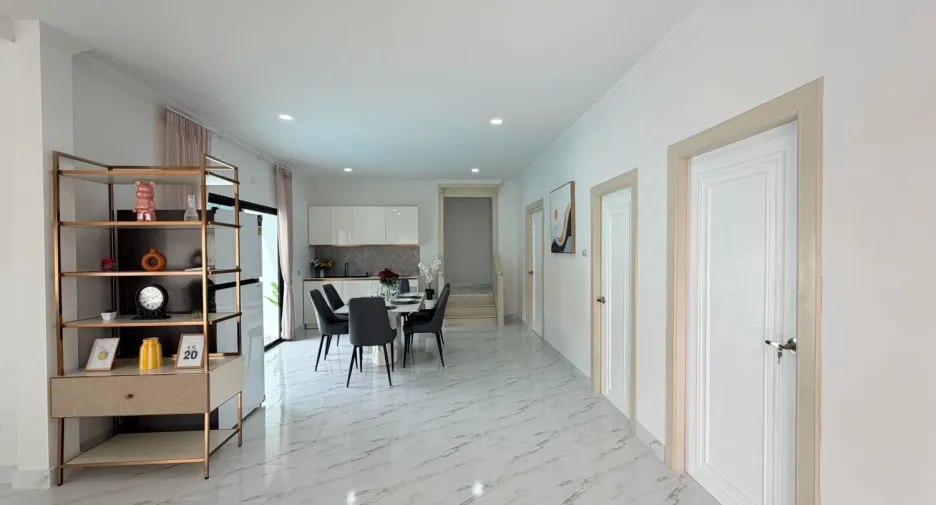 À vendre 4 chambres villa à Bang Lamung, Chonburi